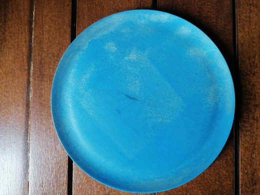 Placa de madeira azul com 16 cm de diâmetro