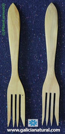 Tenedor de mesa hecho a mano con madera de boj (buxo)