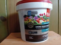 Abono azul universal para plantas y otros cultivos