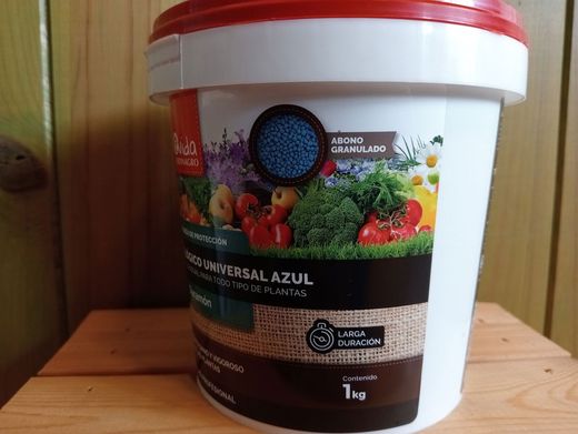 Abono azul universal para plantas y otros cultivos