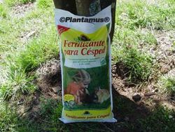 Adubo granulado ecológico para o gramado