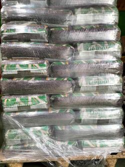 Fumier de granulés, compost organique, engrais naturel.