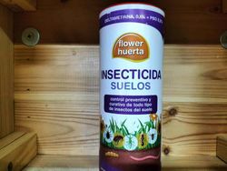 Insecticida granulado antihormigas y otros insectos de suelo rastreros