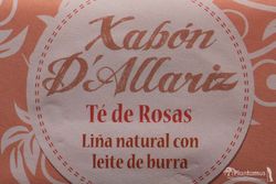 Jabón con leche de burra té de rosas